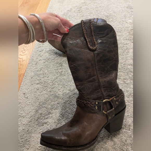 Cleo + Wolf Women's Wynter Western Boot - Snip Toe - BCWFA23L1 6 1/2 M - Picture 2 of 7